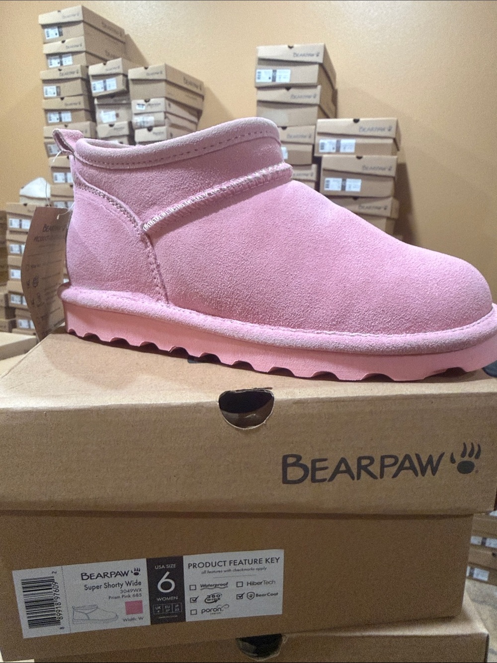 Bearpaw wide Super Shorty prism pink